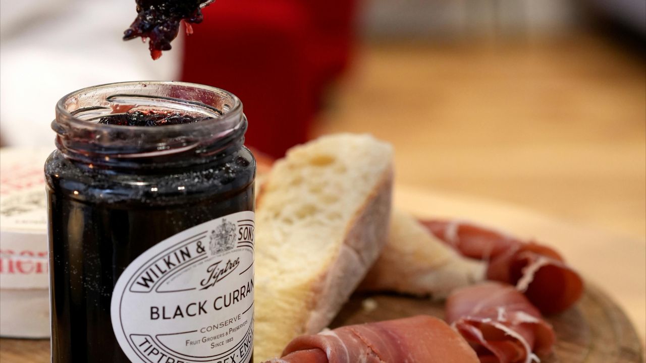 delia smith blackcurrant jam recipe